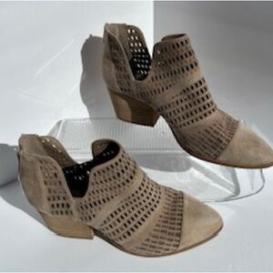 Vince Camuto Women's Niranda Wild Mushroom True Suede Booties (sz 8.5)